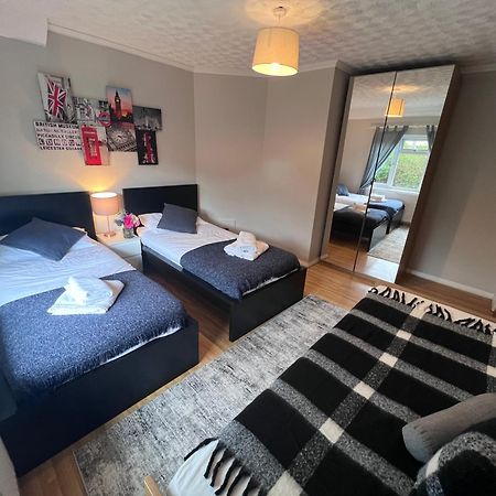 Croydon Apartment With Parking London Kültér fotó