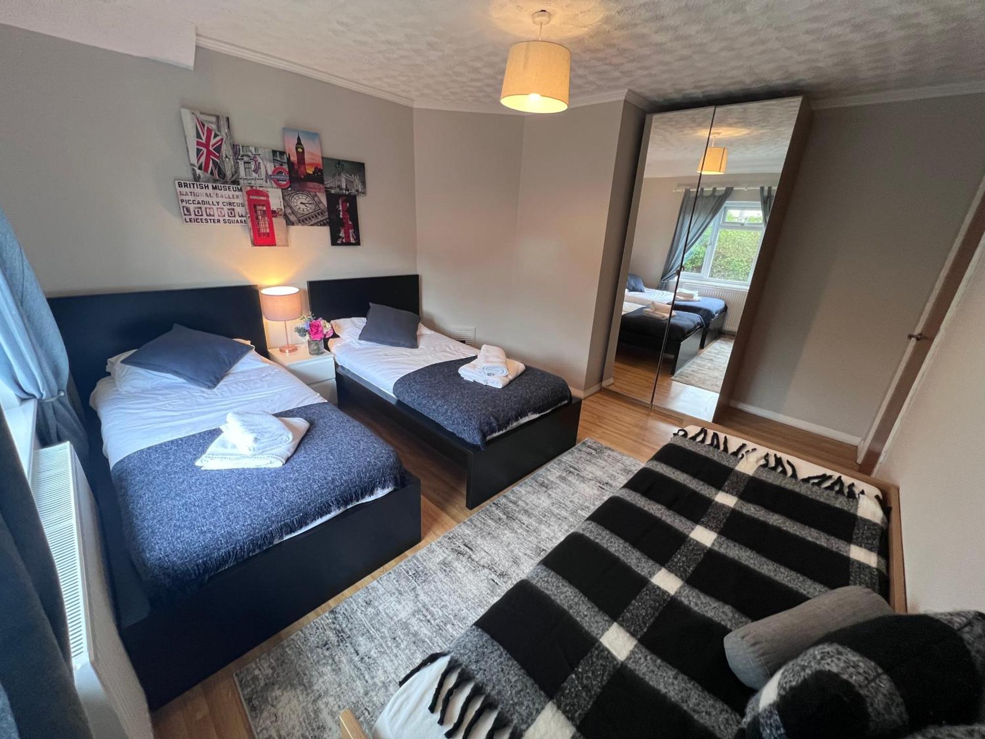 Croydon Apartment With Parking London Kültér fotó