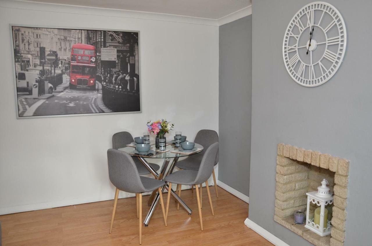 Croydon Apartment With Parking London Kültér fotó