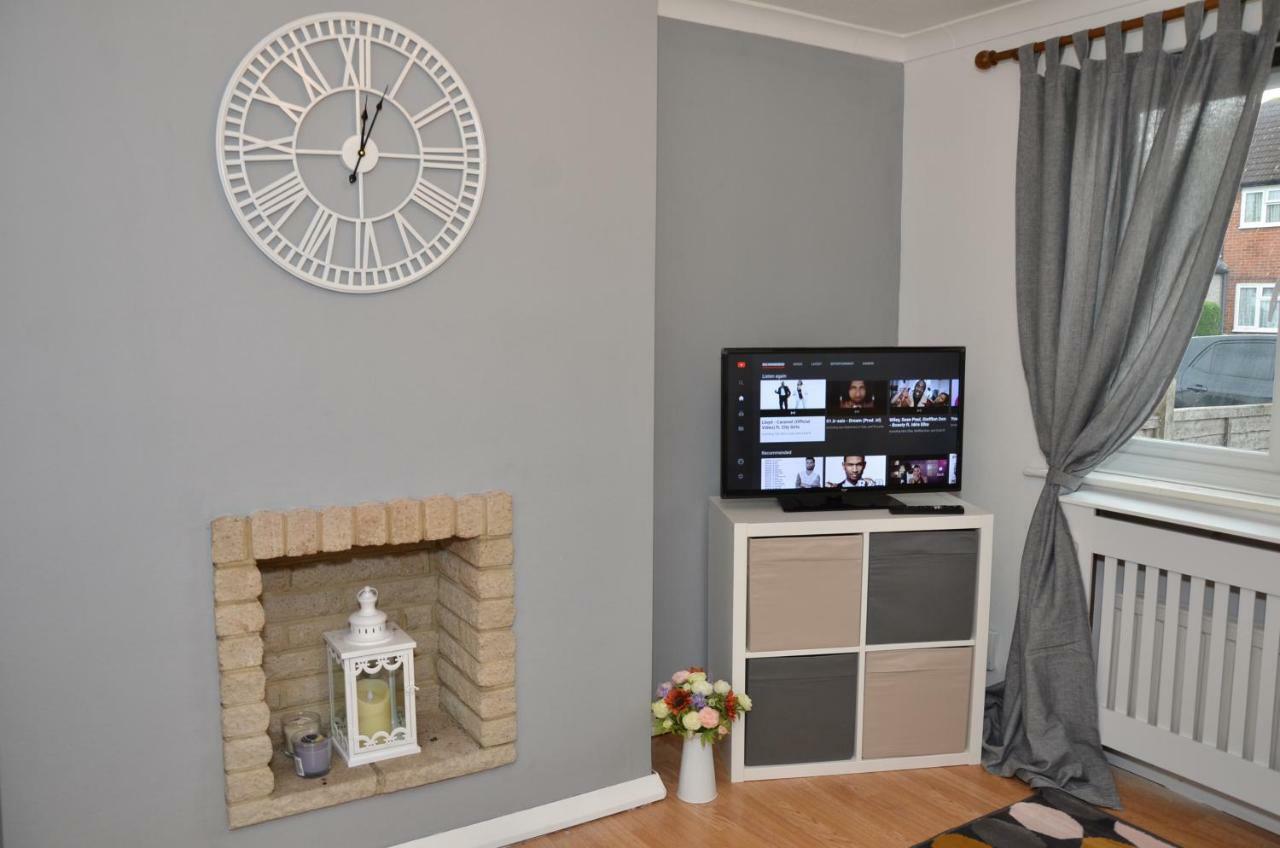 Croydon Apartment With Parking London Kültér fotó